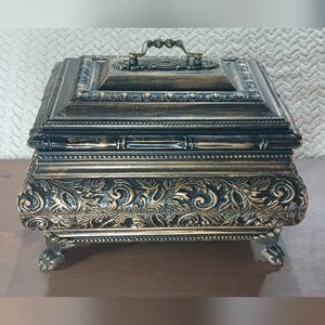 Elegant Black and Gold Jewelry Organizer